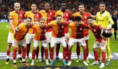 Galatasaraylı yıldızdan tarihi başarı! Osimhen attırdı, en iyiler arasına girdi