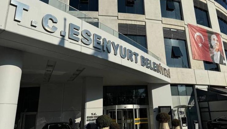 Görevden uzaklaştırılan Ahmet Özer’in Esenyurt Belediyesinde işe aldığı 7 yakınının iş akitleri feshedildi