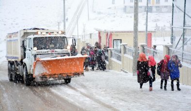 Gümüşhane’de eğitme 1 gün ara verildi