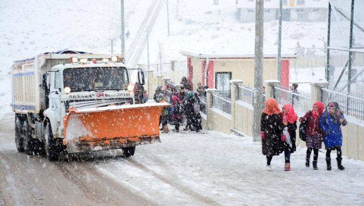 Gümüşhane’de eğitme 1 gün ara verildi