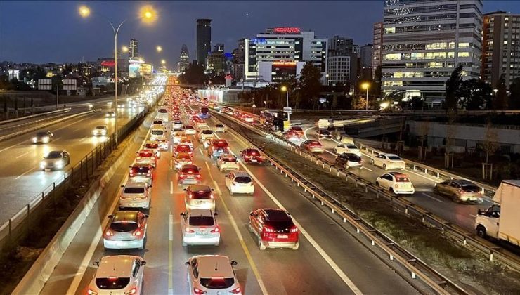 Haftanın son iş gününde İstanbul’da trafik yoğunluğu