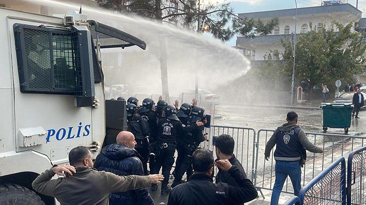 Halfeti’de güvenlik güçlerine taş atan 8 şüpheli gözaltında