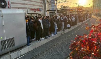 İstanbul’da toplu ulaşım ve bazı yollarda trafik yoğunluğu