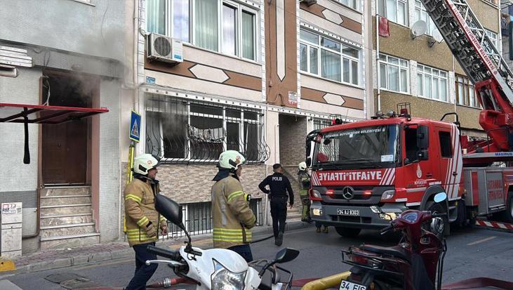 İstanbul’da yangın paniği! 5 kişi mahsur kaldı