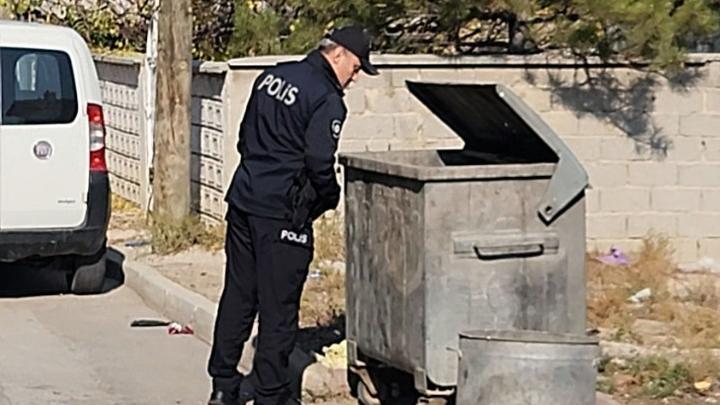 Konya’da çöp konteynerinde yastık kılıfına sarılı bebek bulundu