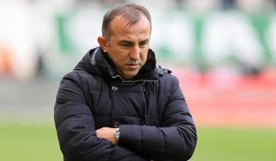 Konyaspor Teknik Direktörü Recep Uçar: Ciddi hakem hatalarıyla karşılaşıyorum