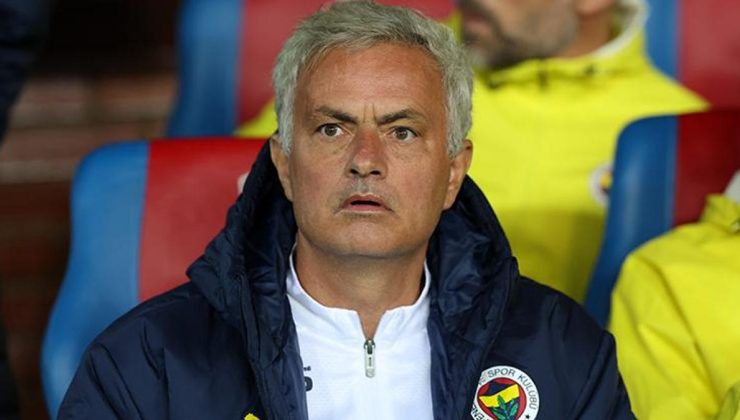 Mourinho derbinin ardından küplere bindi: 'Fenerbahçe'ye gelmezdim, Hakem Türk çayı mı içiyor?'