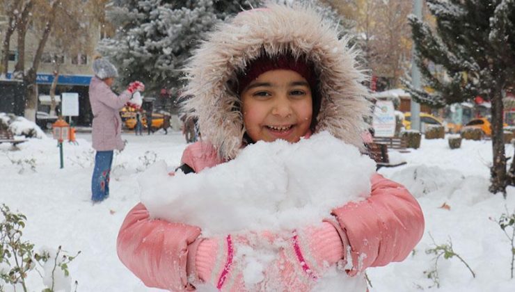 Nevşehir’de kar nedeniyle eğitime 1 gün ara verildi