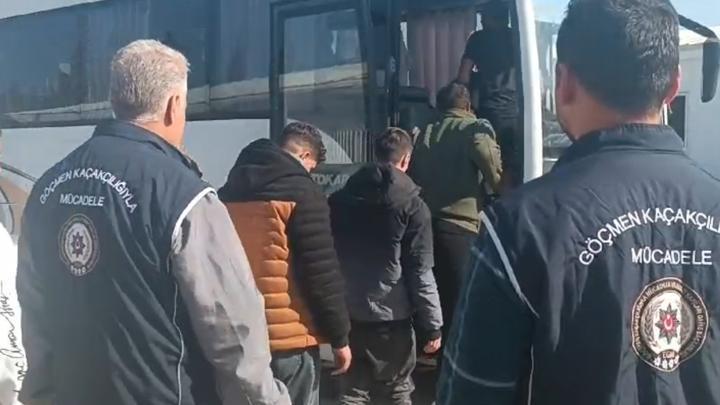 Osmaniye’de otobüste 11 kaçak göçmen yakalandı! Sınır dışı edildiler