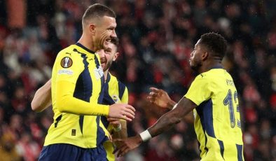 Slavia Prag 1-2 Fenerbahçe (UEFA Avrupa Ligi maç özeti)