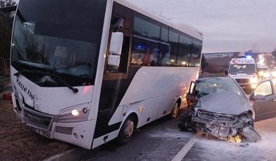 Takla atan otomobil midibüsle çarpıştı: 1 ölü, 5 yaralı