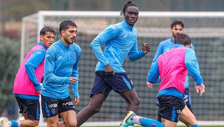 Trabzonspor, Adana Demirspor mesaisini sürdürüyor