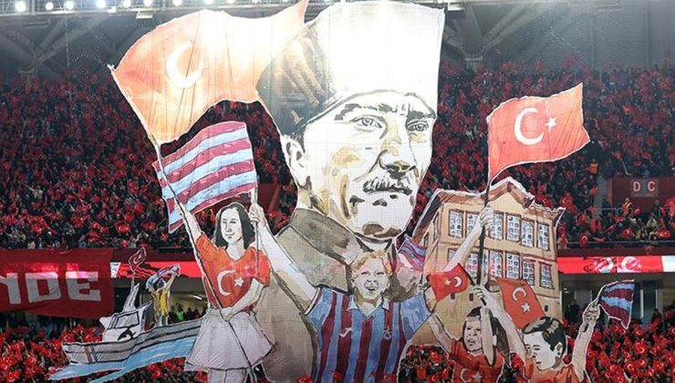 Trabzonspor taraftarından muhteşem koreografi!