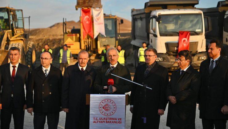 Ulaştırma ve Altyapı Bakanı Uraloğlu, Van Çevre Yolu’nda incelemelerde bulundu