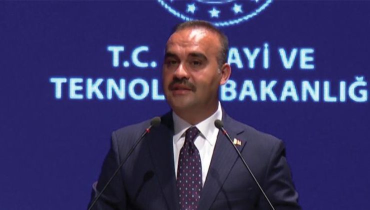 Yerli ve milli imkanlarla geliştirilen Bayraktar TB3, TGC Anadolu Gemisi’nin pistinden iniş-kalkış yaptı