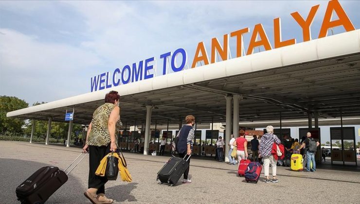 Antalya’da tüm zamanların turist rekoru kırıldı