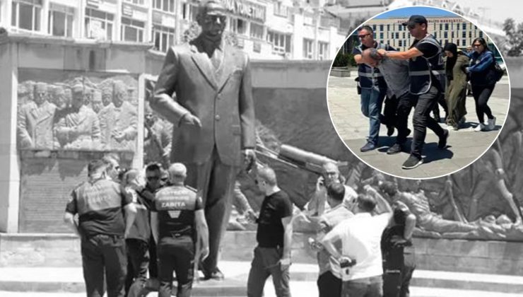 Atatürk Anıtı'na baltayla saldıran dayı ile yeğene hapis cezası